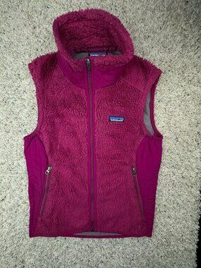 Patagonia Women’s Small Pink Fuzzy Vest Sleeveless Full Zip Chunky Fleece Pocket